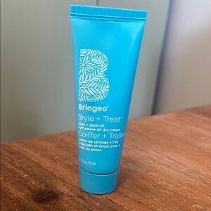 Briogeo Style + Treat Yuzu & Plum Oil Soft Powder Air Dry Cream.